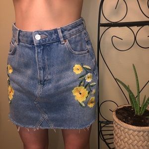 Top shop floral embroidered jean skirt